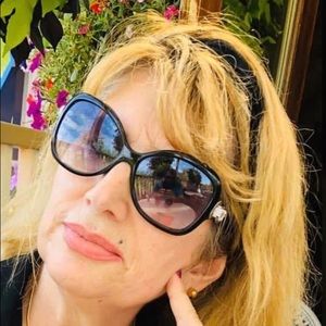 Meet your Posher, Adelina